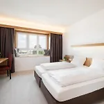 Snooze Hotel Holzkirchen (Miesbach)