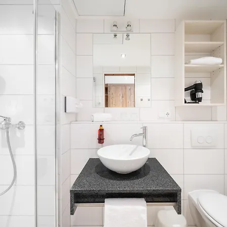 Snooze Hotel Holzkirchen (Miesbach)
