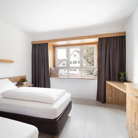 Snooze Hotel Holzkirchen (Miesbach)
