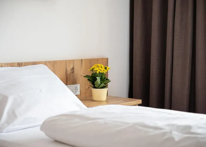 Snooze Hotel Holzkirchen (Miesbach)